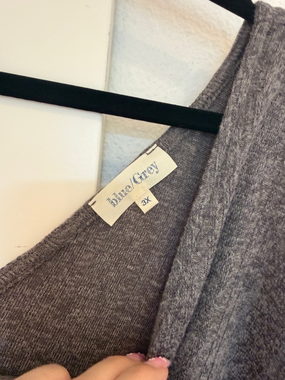 Classic Gray Ribbed V-Neck Sweater Top - Picture 4 of 7